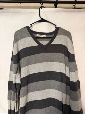 Old Navy Men’s Gray & Dark Gray Striped V‑Neck Sweater